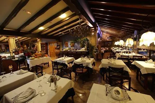 Complejos J-enrimary Hotel