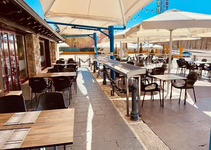 Complejos J-enrimary Hotel