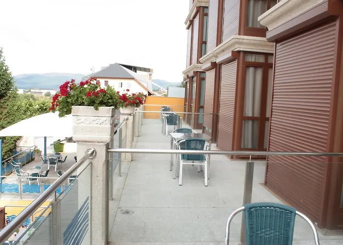 Complejos J-enrimary Hotel 3*